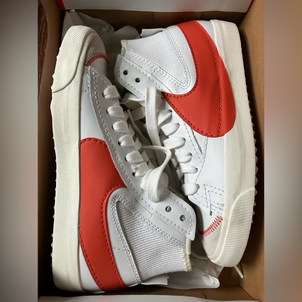 Nike Blazer Mid 77 Orange Men’s 9.5 White Total Orange NO BOX